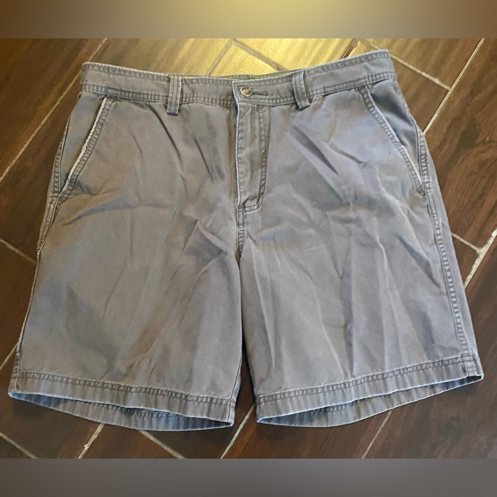 The North Face Men's Size 34 Charcoal Flat Front Shorts